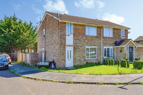 3 bed property, in Bembridge Gardens, £350,000