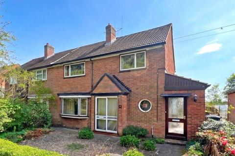 3 bed property, in Manor Road, £215,000