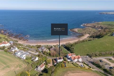 4 bed property, in Foxlea, £625,000