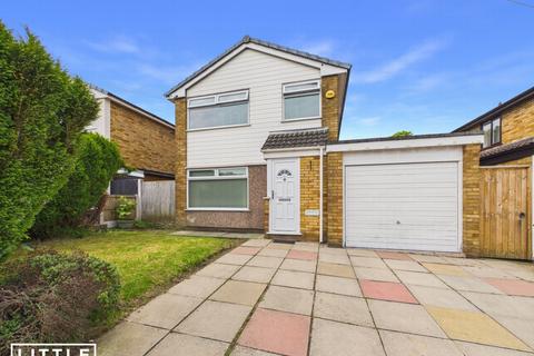 3 bed property, in Sutton Park Drive, £225,000