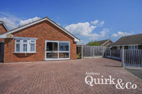 2 bed property, in Sussex Close, £325,000
