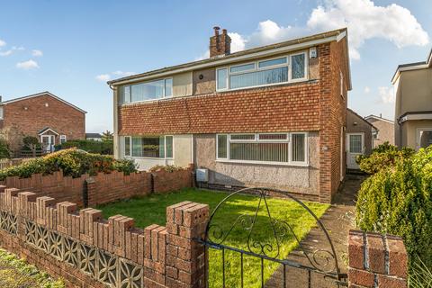 3 bed property, in Roundways, £350,000