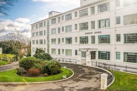 1 bed property, in Taymount Rise, £225,000