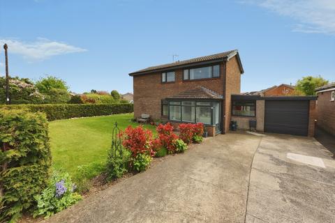 3 bed property, in Windermere Drive, £200,000