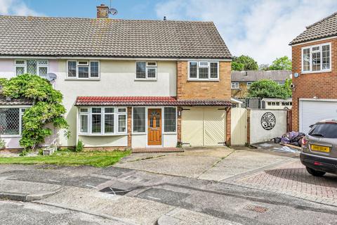 4 bed property, in Rundells, £550,000