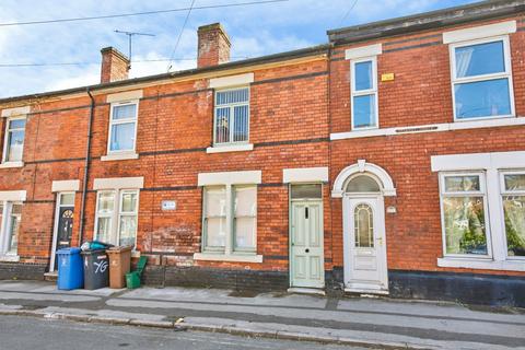 2 bed property, in Drewry Lane, £135,000
