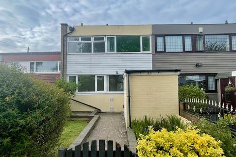 3 bed property, in Oak Croft, £155,000