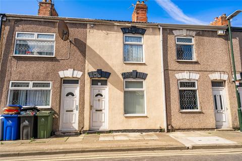 2 bed property, in Dover Street, £60,000