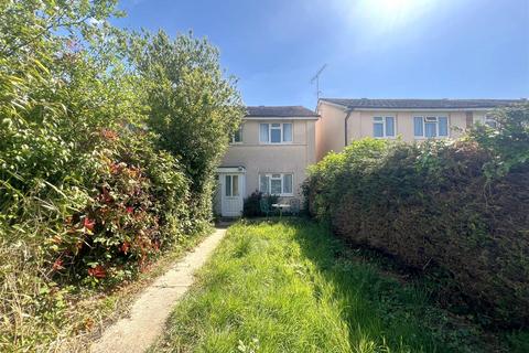 3 bed property, in Elspring Mead, £245,000