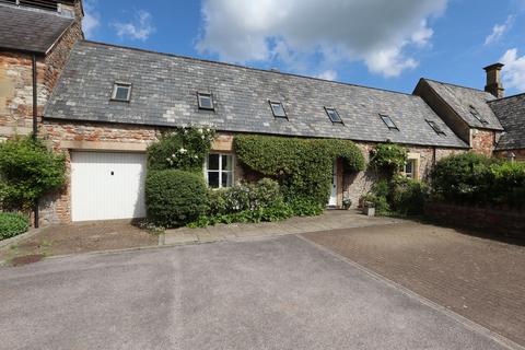 2 bed property, in Giles Farm, £499,950
