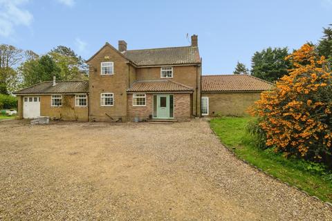 4 bed property, in White Gap Road, £750,000
