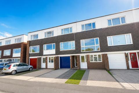 3 bed property, in Timberleys, £275,000