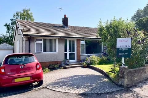 2 bed property, in Laburnum Way, £375,000