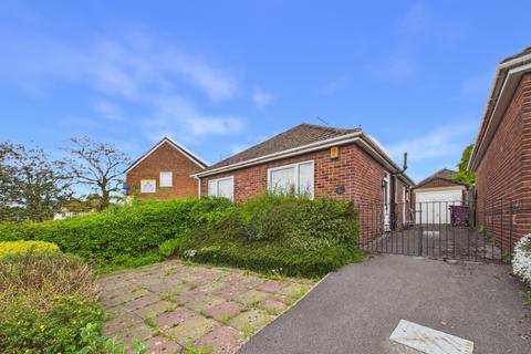 2 bed property, in Oakhill Road, £230,000