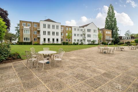 2 bed property, in Braybank, £370,000
