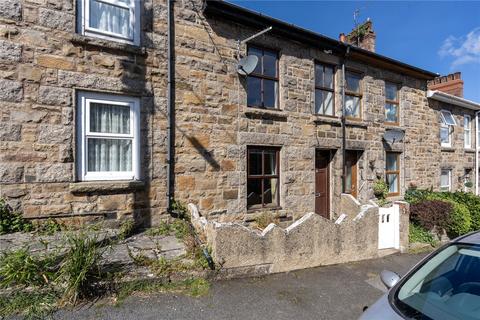 2 bed property, in Main Street, £200,000