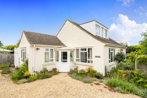 4 bed property, in South Winds, £550,000