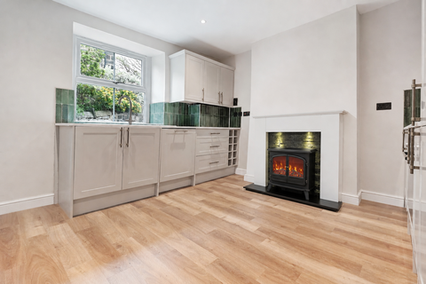 3 bed property, in Horsforth, £325,000