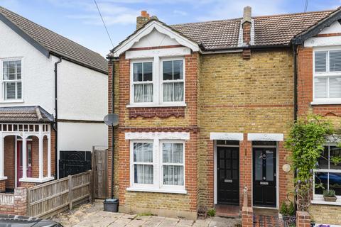 2 bed property, in Albert Road, £475,000