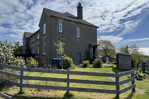 2 bed property, in Manse Brae, £105,000
