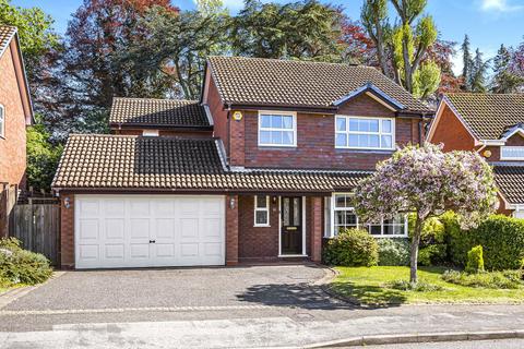 5 bed property, in Sir Alfreds Way, £650,000