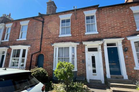3 bed property, in West Street, £425,000