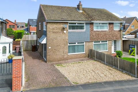 3 bed property, in Four Acre Lane, £190,000
