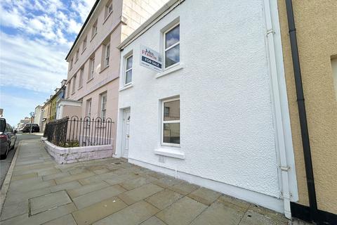 2 bed property, in Bush Row, £130,000