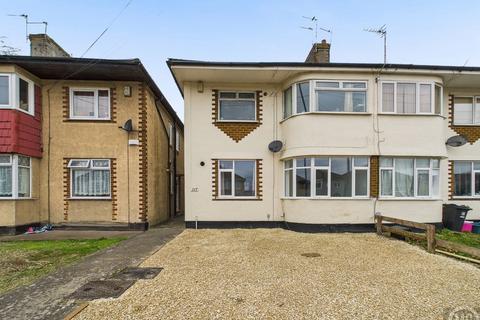 2 bed property, in Ridgeway Lane, £200,000