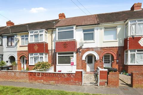 3 bed property, in Tewkesbury Avenue, £225,000