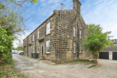2 bed property, in Cavendish Street, £190,000
