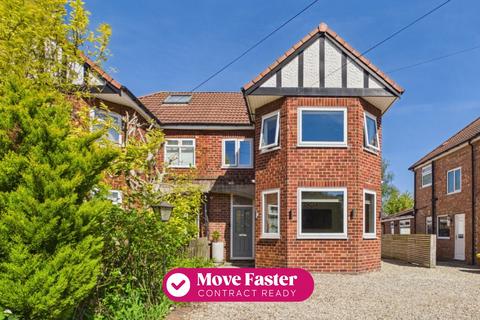 3 bed property, in Carr Lane, £350,000
