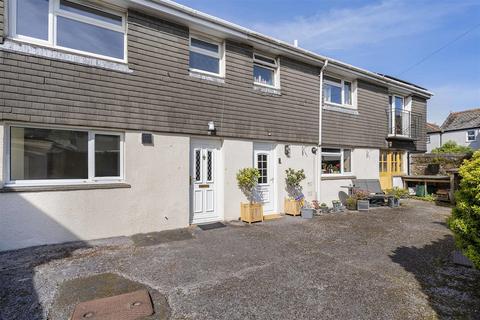 3 bed property, in Bank Lane, £350,000