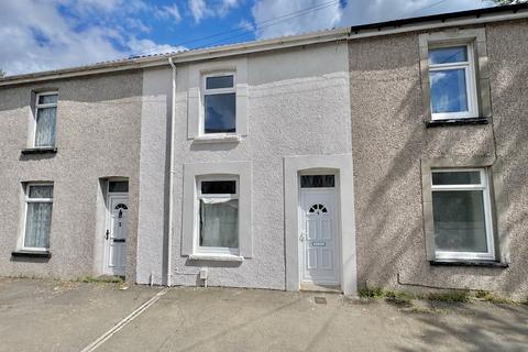 2 bed property, in Lloyds House, £135,000