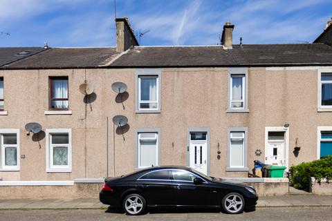 2 bed property, in Gladstone Street, £80,000