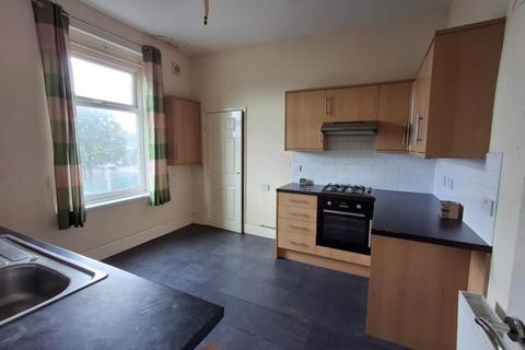 2 bed property, in Stockton Road, £98,500