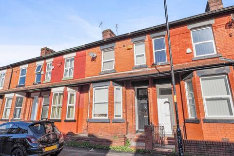 6 bed property, in Furness Road, £500,000