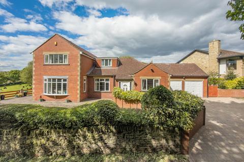 5 bed property, in Castle Hill Road, £699,950