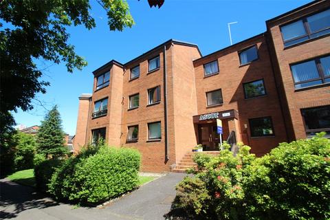 2 bed property, in Ascot Court, £200,000