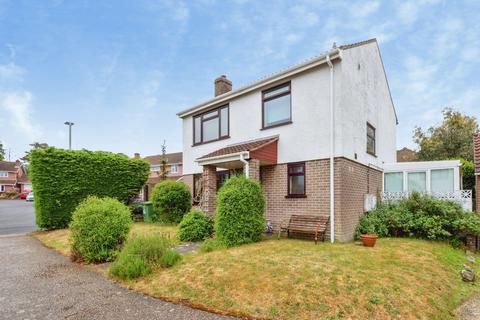 3 bed property, in Furzebrook Close, £365,000