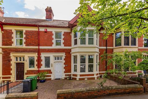 4 bed property, in Marlborough Road, £490,000
