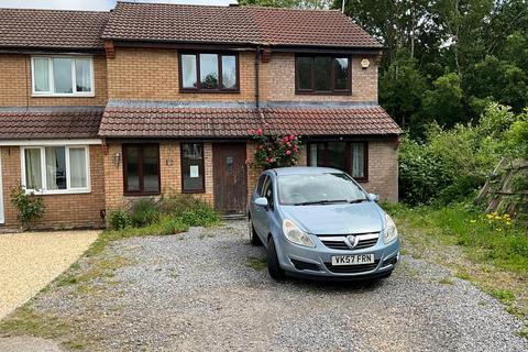4 bed property, in 12 Lumley Close, £200,000