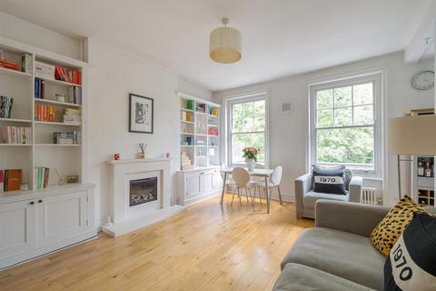 2 bed property, in Chatsworth Road, £600,000