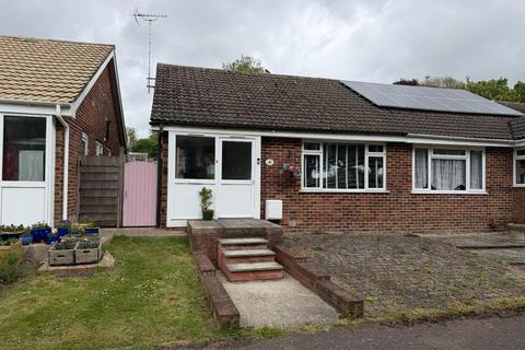 2 bed property, in Ethelburga Drive, £325,000