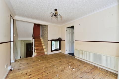 3 bed property, in The Grove, £325,000