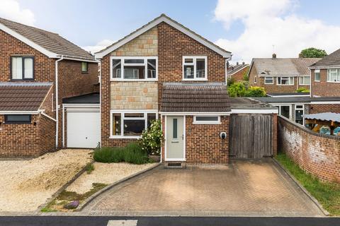 3 bed property, in Kennet Road, £425,000