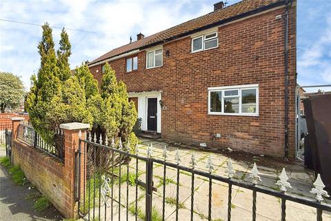 3 bed property, in Queensway, £175,000