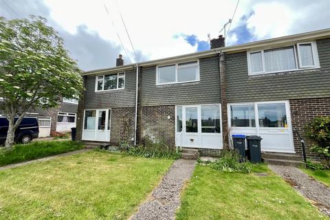 3 bed property, in Hollows Close, £275,000