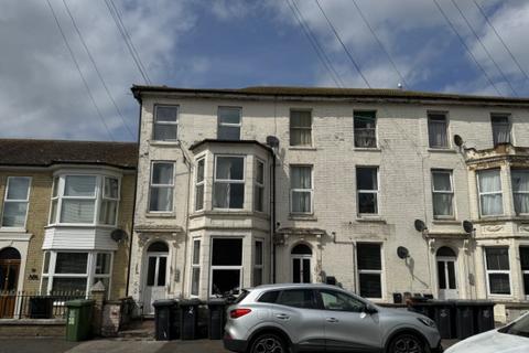Studio, in Flat 4, £35,000