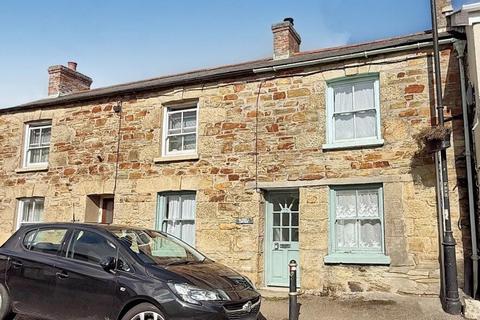 2 bed property, in Fore Street, £170,000